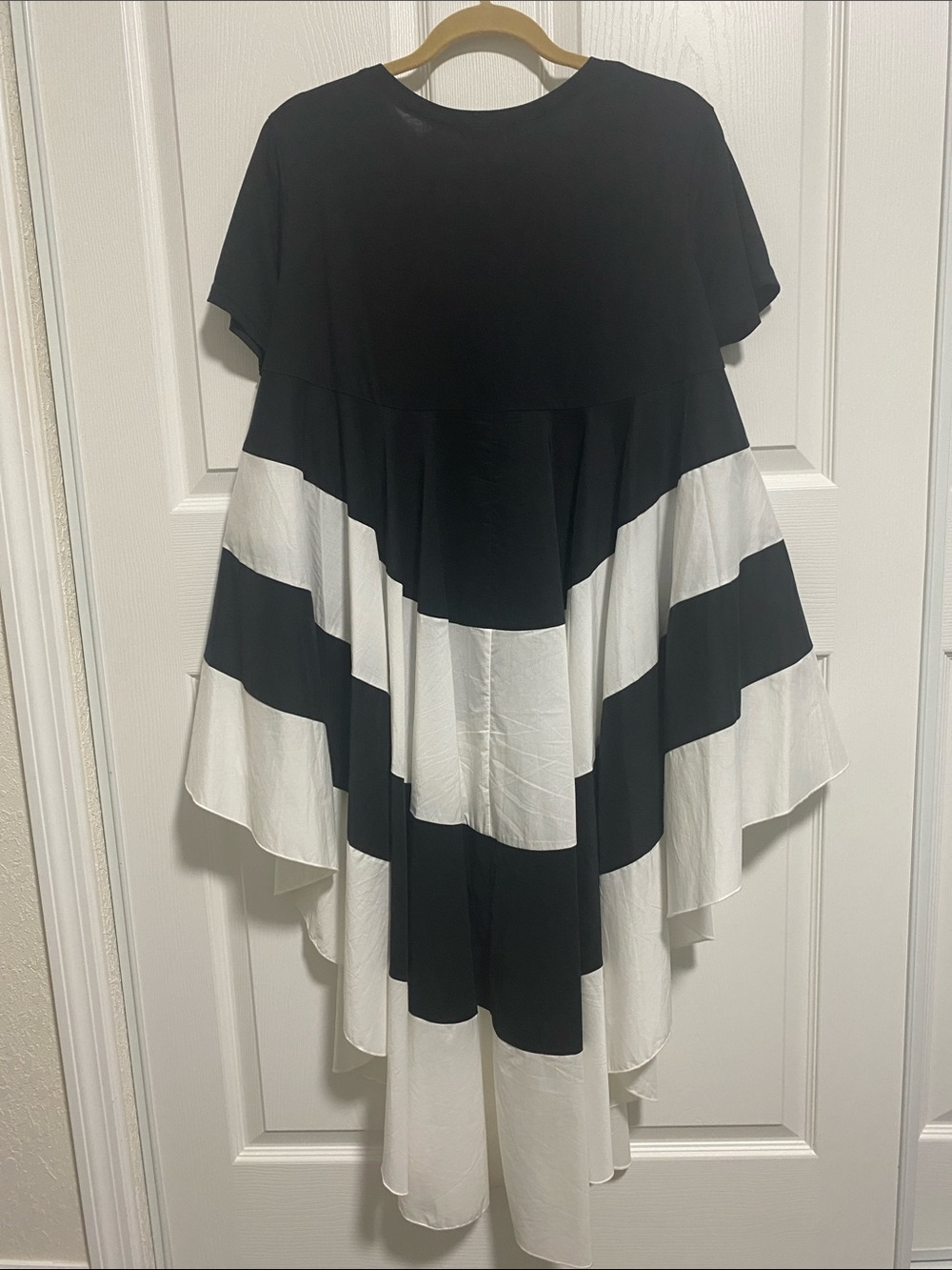 WHY T’Shirt high/low Top Black & White - Picture 3 of 5